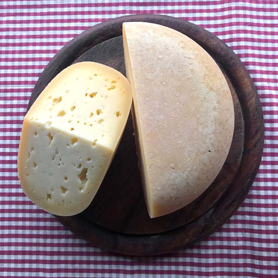 Rohmilchschnittkäse "Natur" mit Naturrinde vom Hof Zandershagen